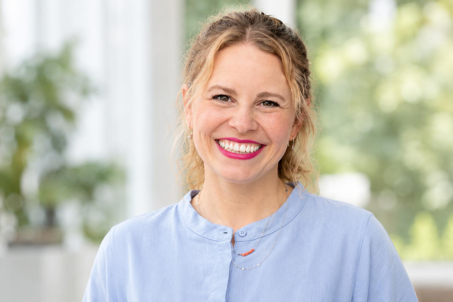 Dr. Elisabeth Hollunder
