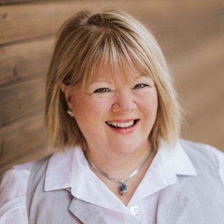 Elizabeth L. Foster - Harcourts The Garner Group Real Estate