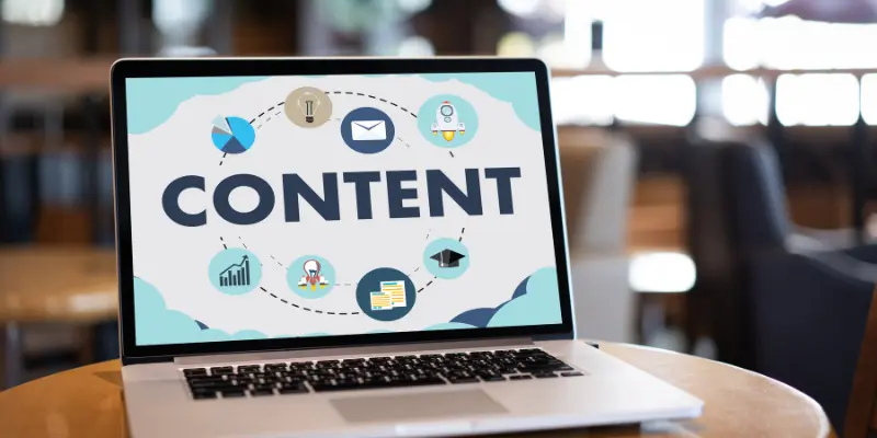 Comment définir une stratégie de contenu pour les campagnes locales ?