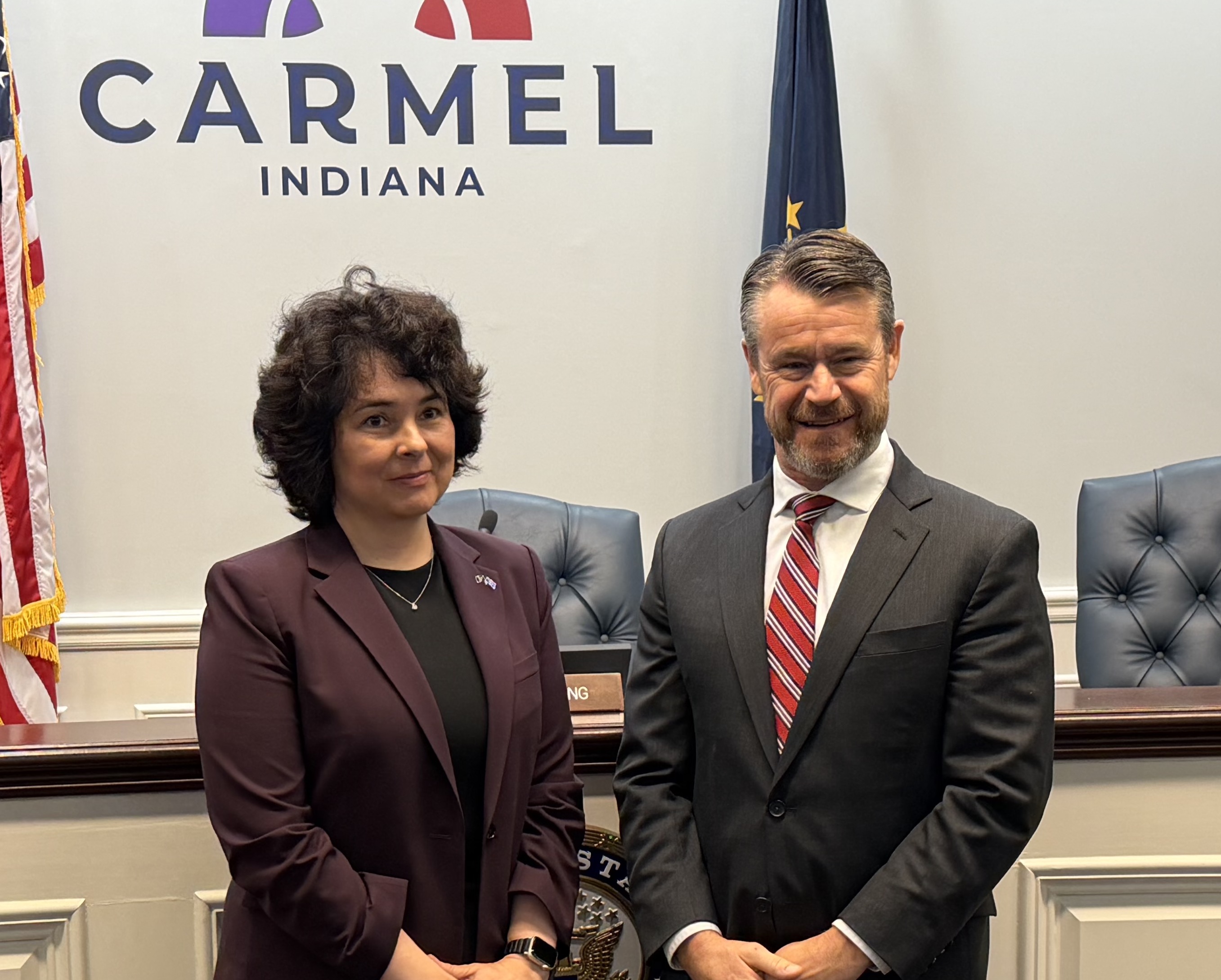 Sen. Todd Young (R-Ind.) and LyoWave President Dr. Alina Alexeenko