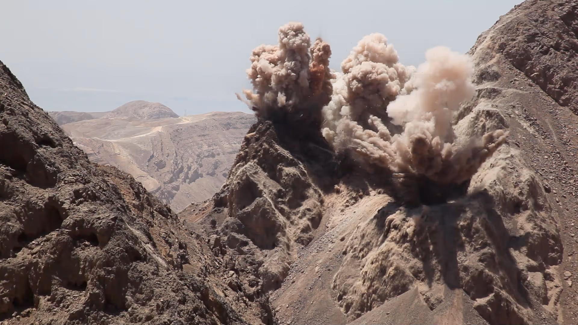 Borderline, Interactive Video Installation, 2014