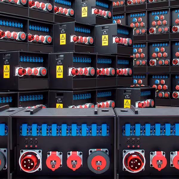 Stackable Mobile Power Distribution Units from INDU-ELECTRIC - No protruding components