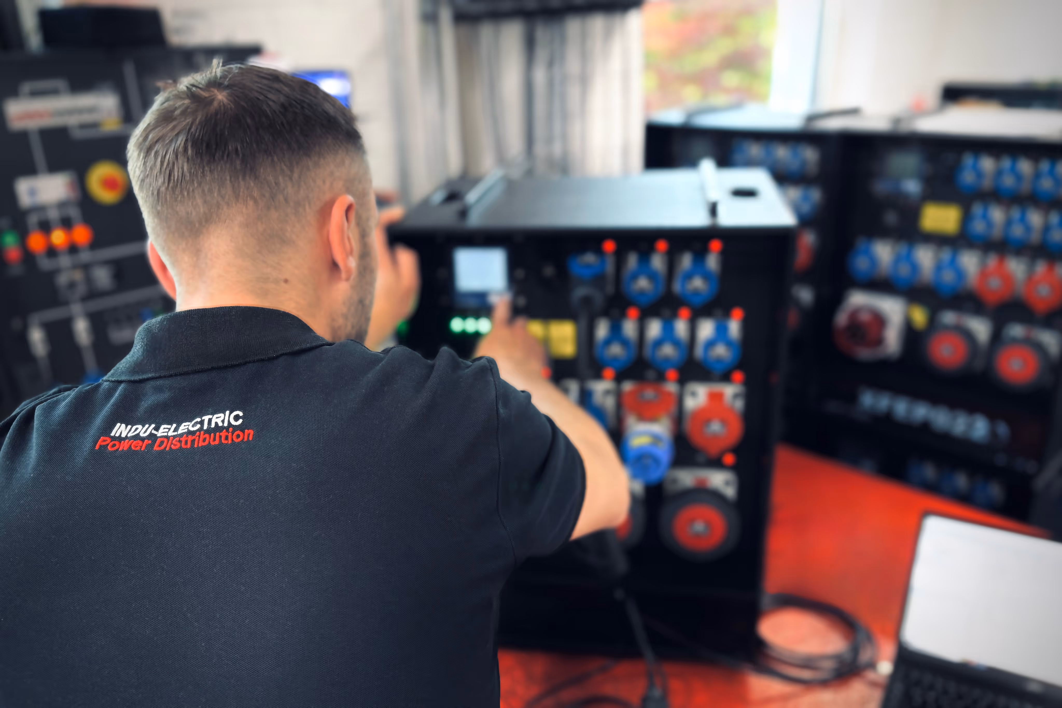 INDU-ELECTRIC Qualitätssicherung & Endkontrolle