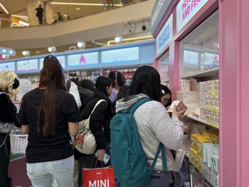A Sanrio-themed pop-up store opened at Tangram Mall in Flushing on the 14th...