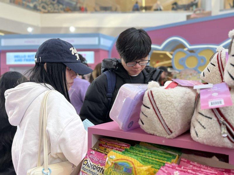 A Sanrio-themed pop-up store opened at Tangram Mall in Flushing on the 14th...