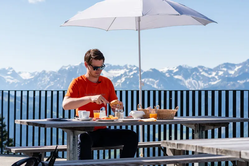 Frühstück Panoramarestaurant Baumgarten (c) Oostenrijk TV