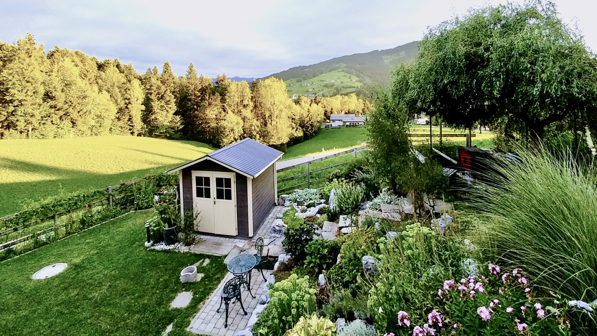 Foto: Eva Kathrein, Haralds Ferienhaus Langenegg, view over the garden