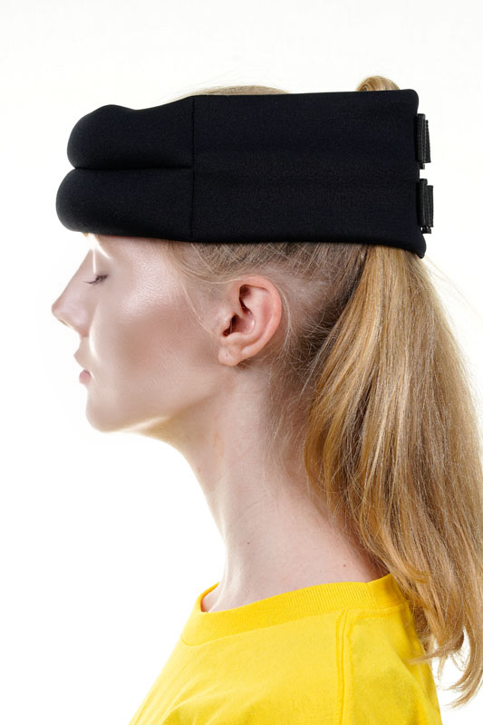 Woman wearing Halo Core Head Weight Version 2