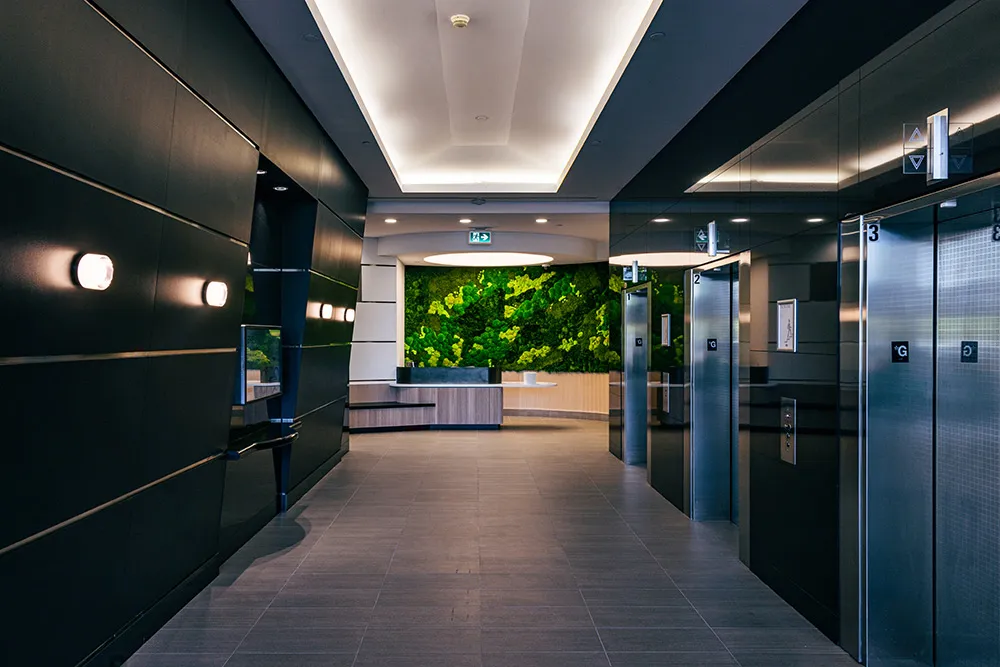 2680 Skymark Avenue, Lobby