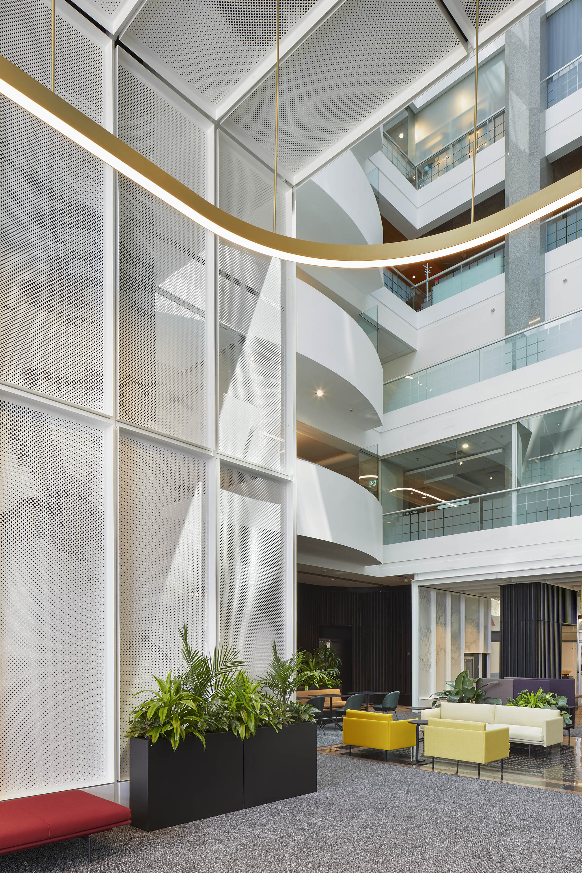 901 King W Lobby