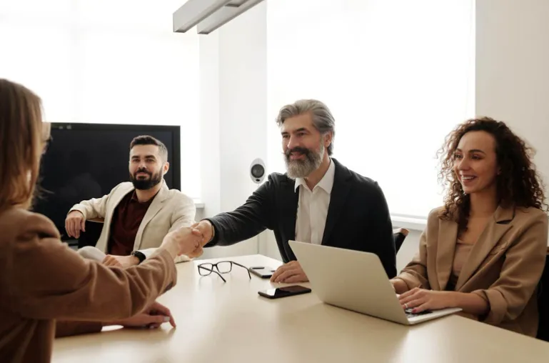 How Decision-Making Differs Between Hardware and Software Industries