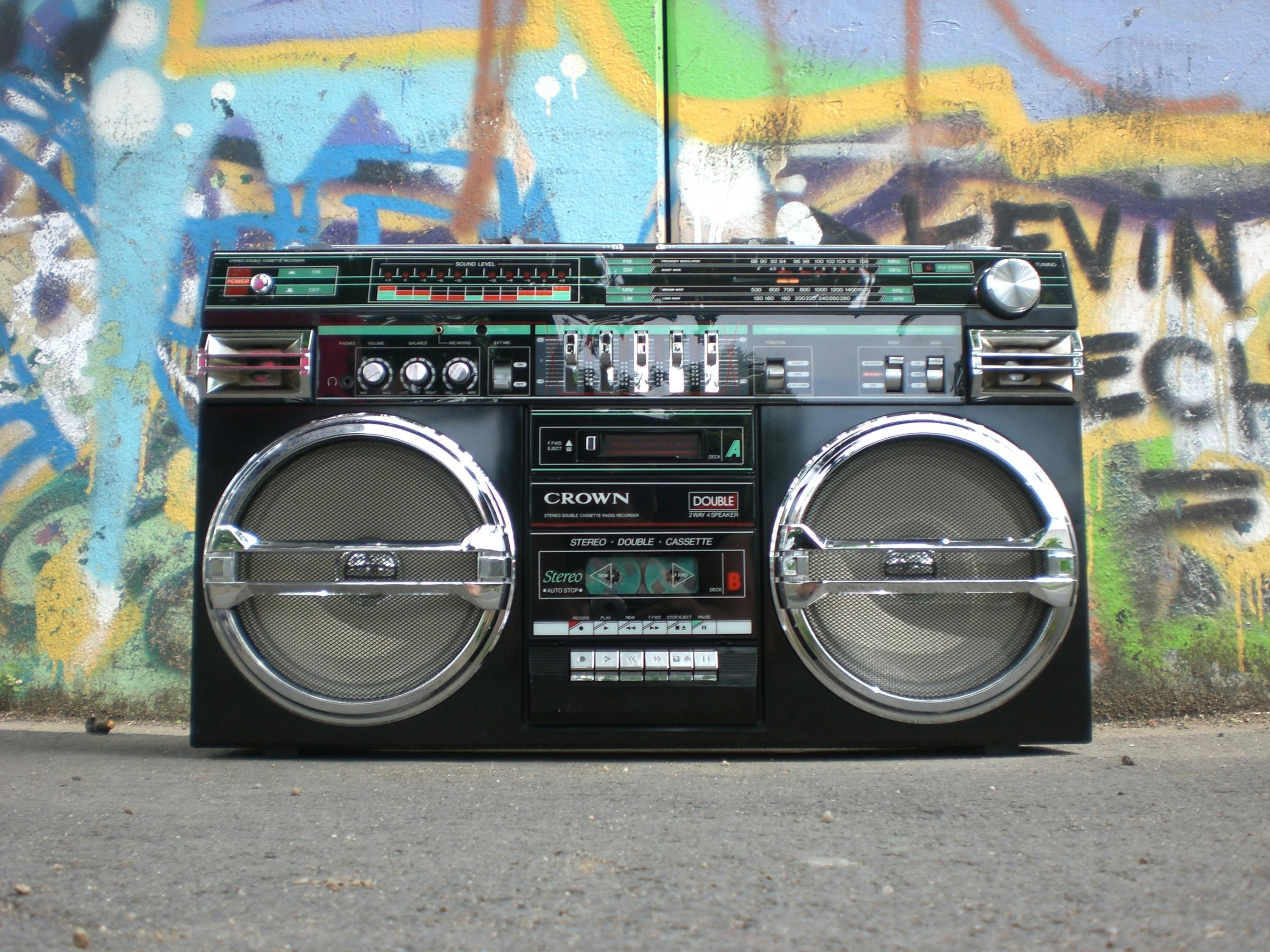 boombox representing the five elements of hip hop
