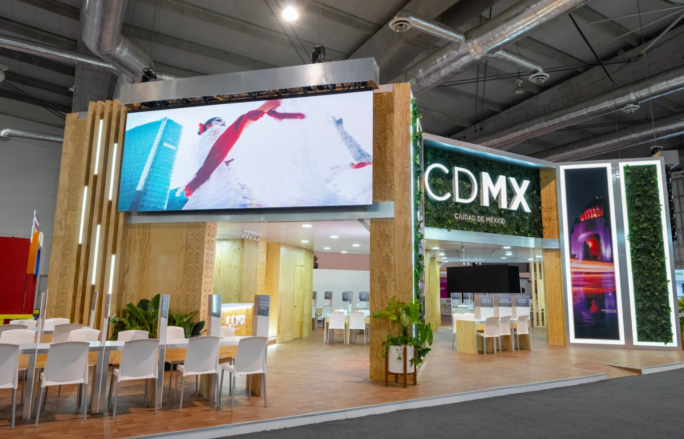 Stand de CDMX en feria turística