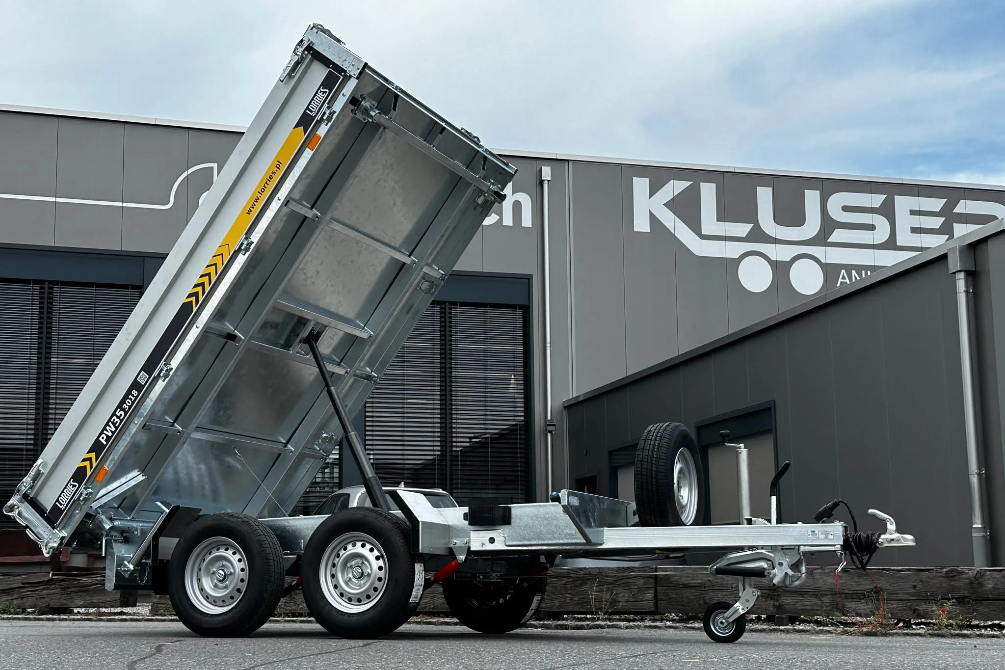 Lorries Kippanhänger PW35 Maschinentransporter