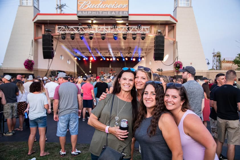 Chase Rice performing live at Paper Mill Island, August 2, 2019