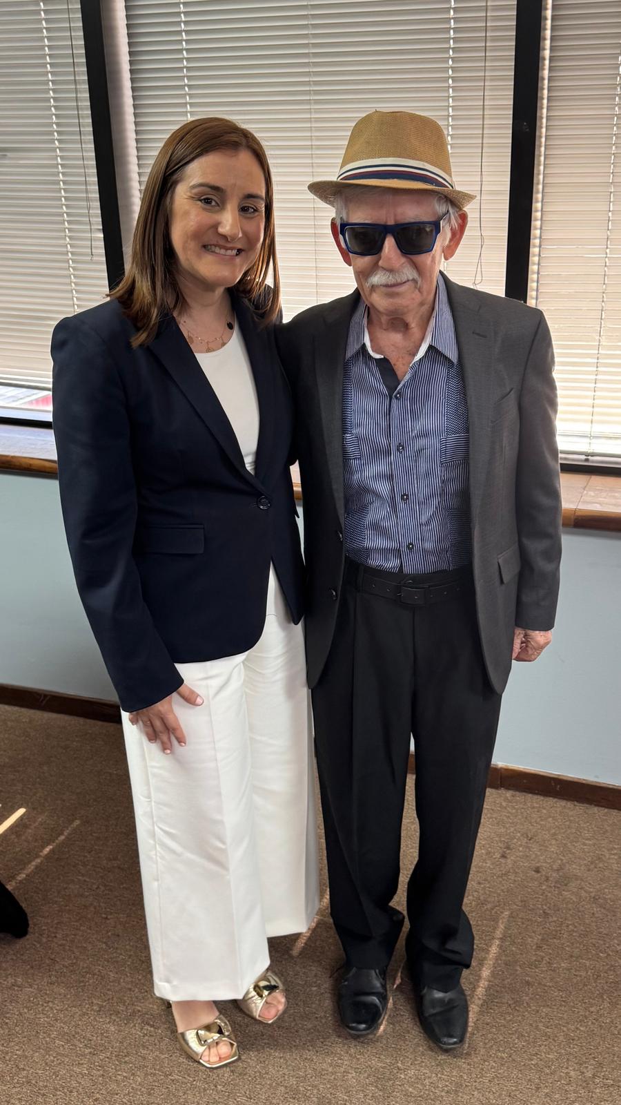  Federico Torres Montalvo con personal de la JRT