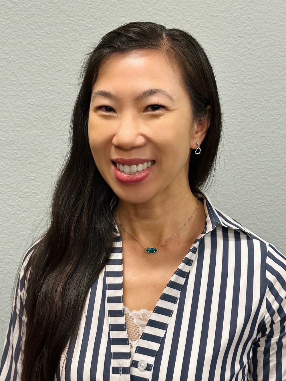 Dr. Uyen Thompson