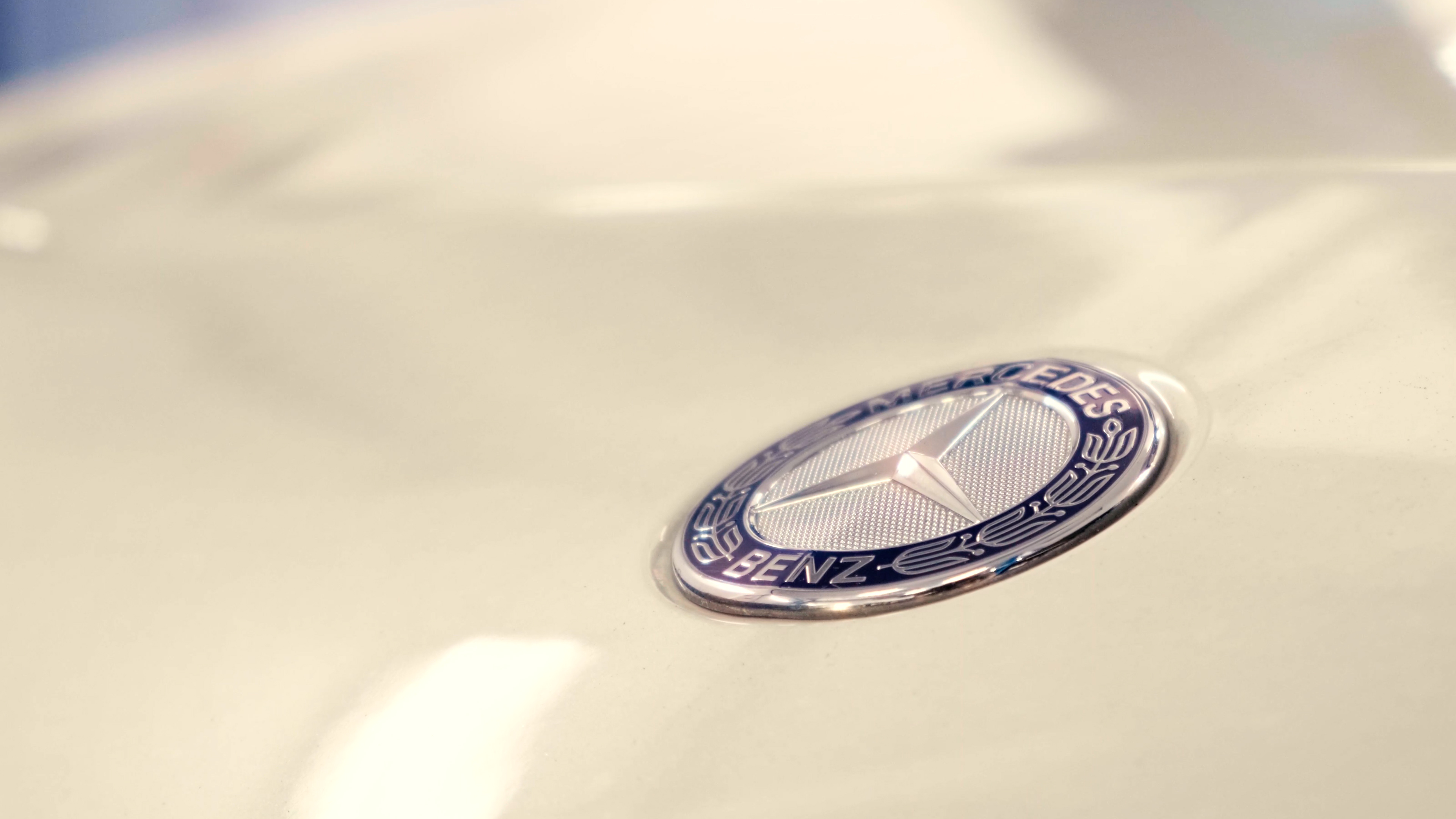 Image of Mercedes Benz Badge on Car