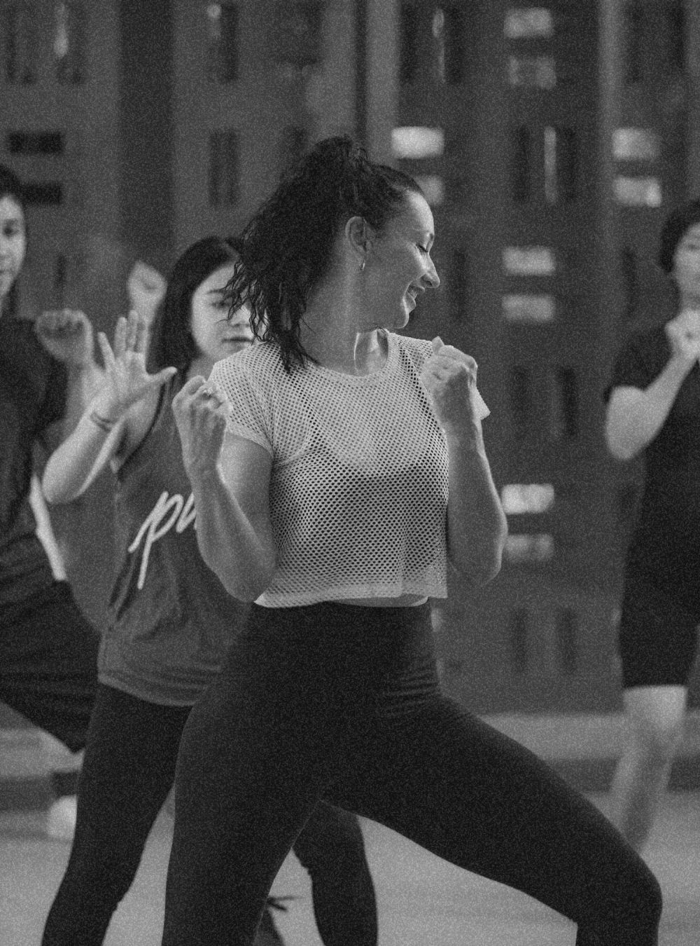 people doing zumba dakr mode picture
