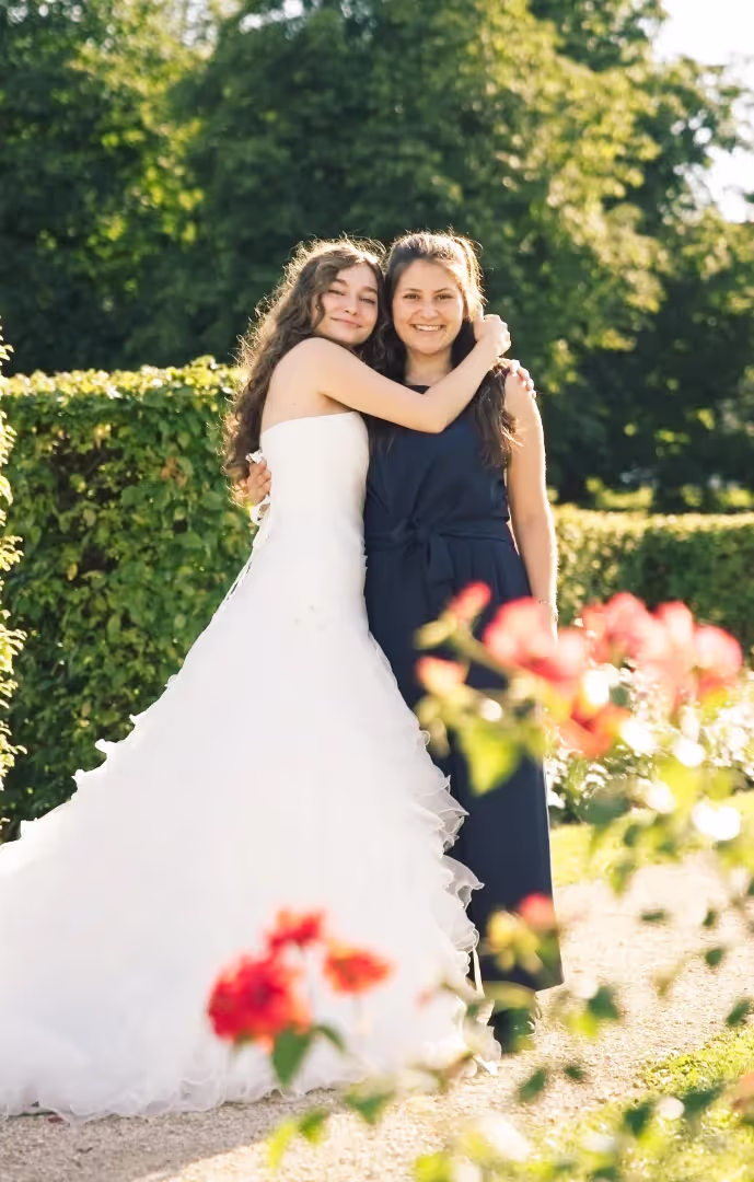 Tamara Lazic standing next to a bride, Wedding Planner, timefor2