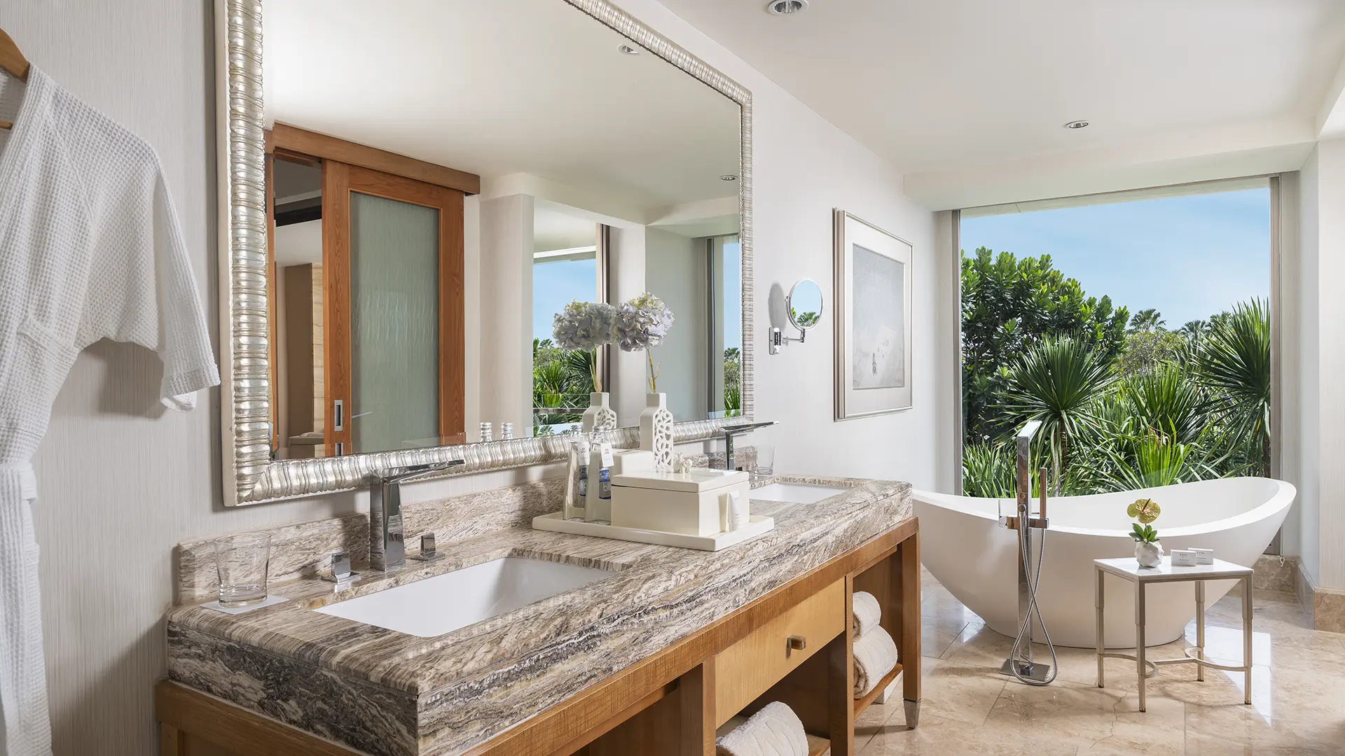 Royal Suite Ocean Court at Mulia Bali