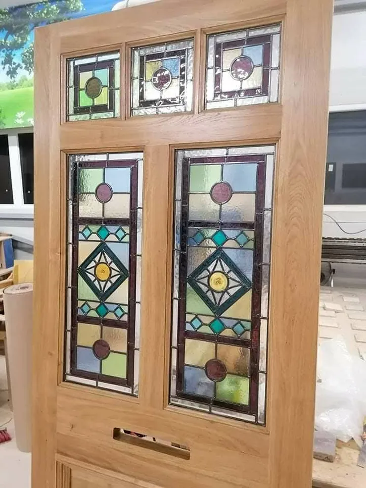 Minimal edardian front door glass design
