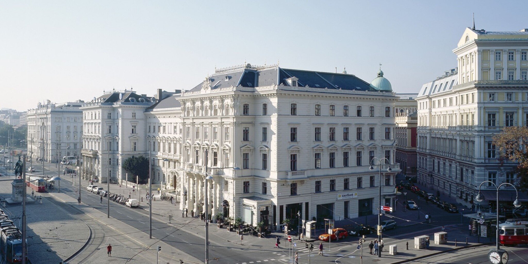 Vaše peniaze si zaslúžia neutrálne útočisko. Prečo investovať aj za hranice Slovenska?