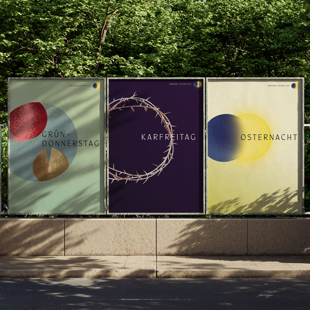 Drei Plakate mit Osterbezug: links abstrakte Formen mit Text Grün-Donnerstag, Mitte Dornenkranz mit Text Karfreitag, rechts überlappende Kreise mit Text Osternacht.