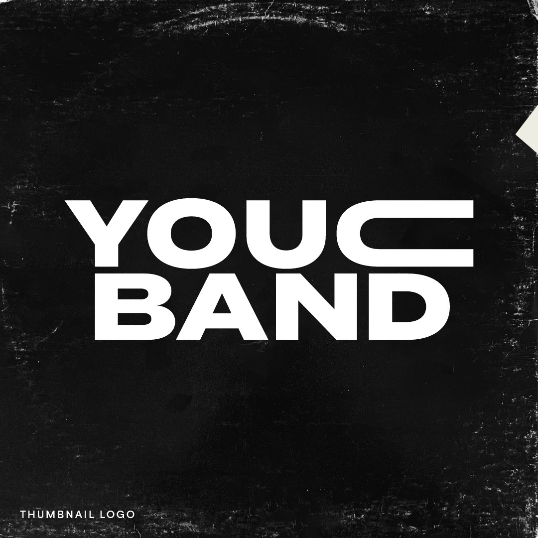 Weisser Schriftzug 'YOUC BAND' auf schwarzem Hintergrund, leicht abgenutzt.