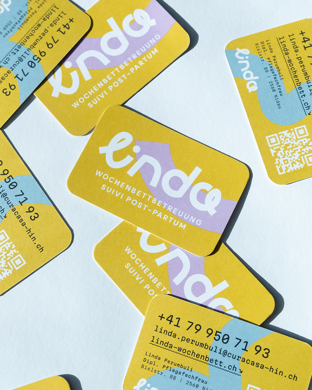 Flyer für die Konferenz 'In Wahrheit und im Geist' mit Datum 29. bis 31. Mai 2025 in gelber und weißer Farbkombination.