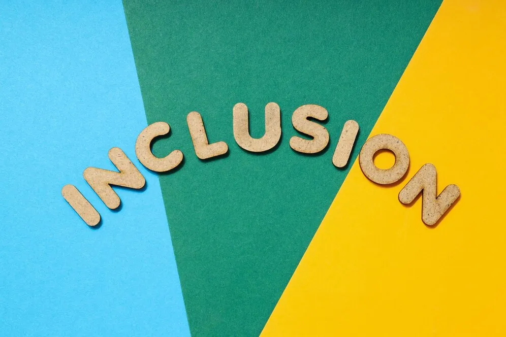 Idiosyncratic Phrases in Autism
