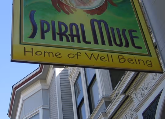 Signalétique "Spiral Muse - Home of Well Being"