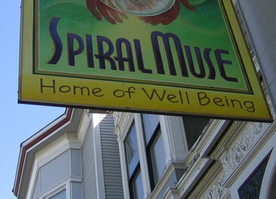 Signalétique "Spiral Muse - Home of Well Being"