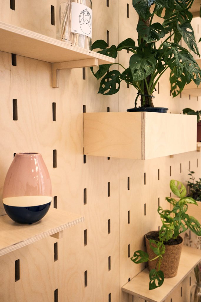 Pegboard fabriqué par les ébénistes Morning