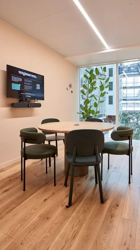 Salle de réunion France-Ville du coworking Morning