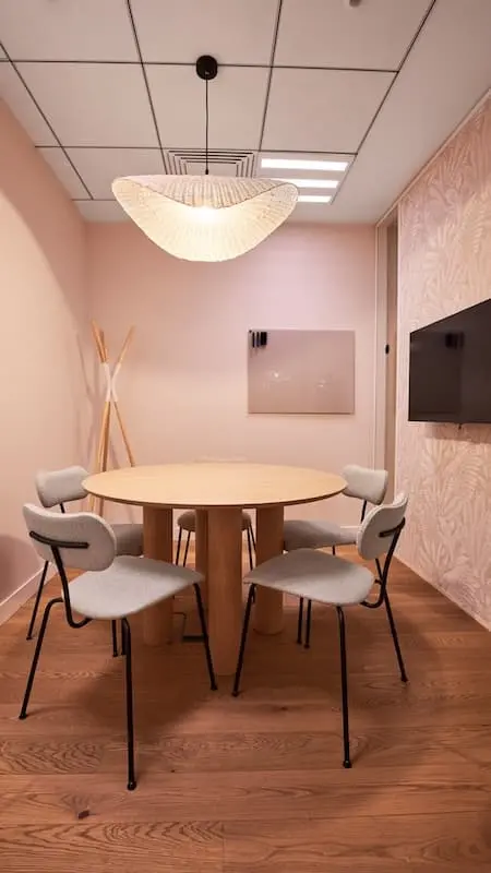 Salle de réunion Mitchum du coworking Morning