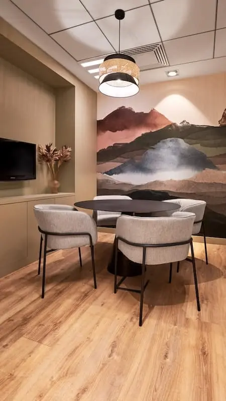 Salle de réunion Schuman du coworking Morning