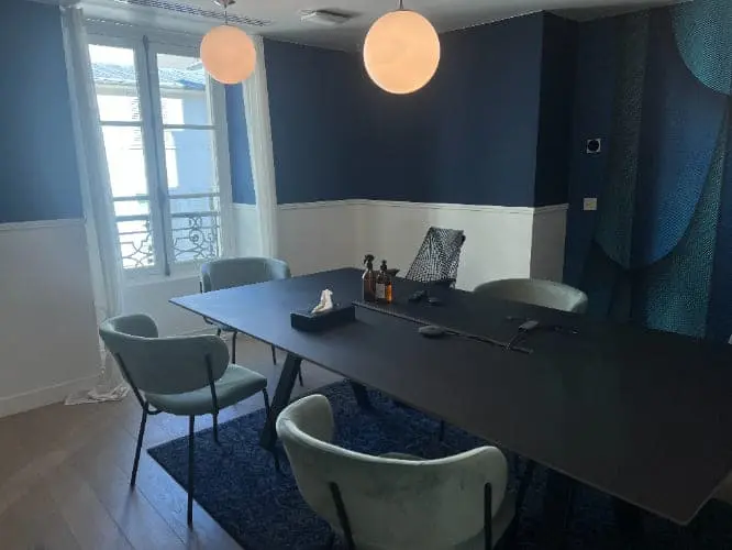 Salle de réunion 30 millions d'amis du coworking Morning