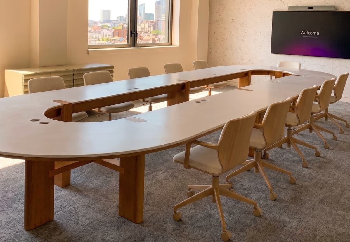 Table Beaurepaire