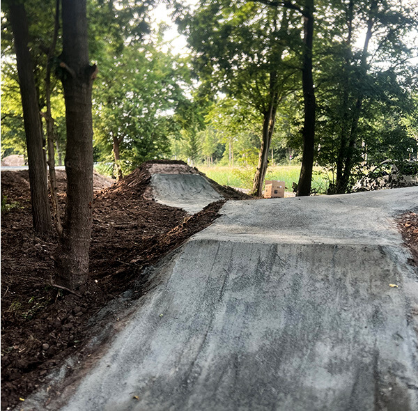 One dirtline with tablejump in the background