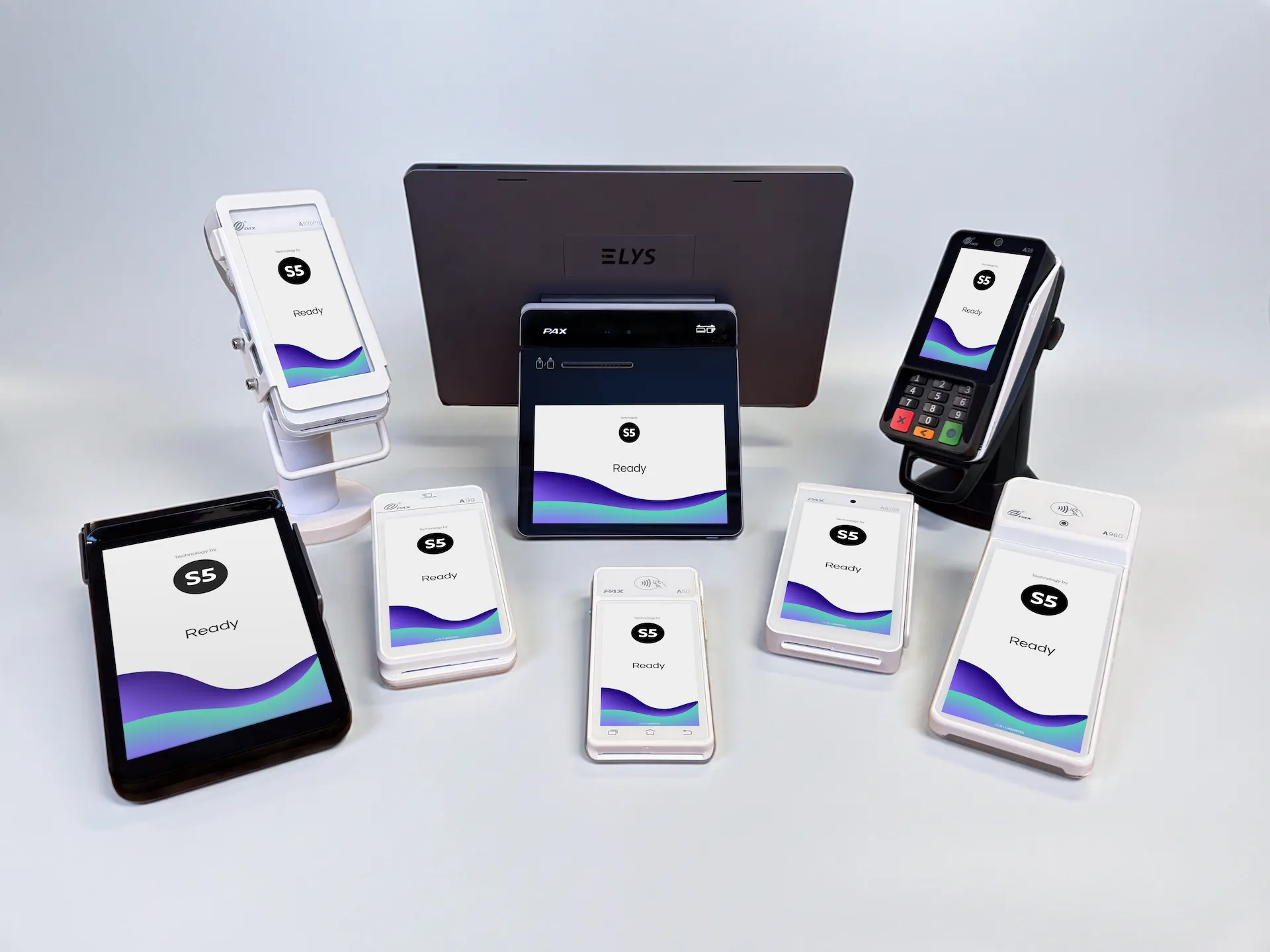 S5 betalingsterminaler samlet på et bord – mobile og stationære betalingsløsninger til butikker