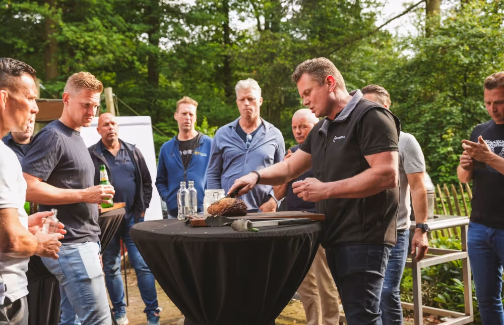 De barbecue als verlengstuk van de keuken én hulpmiddel bij gesprekken