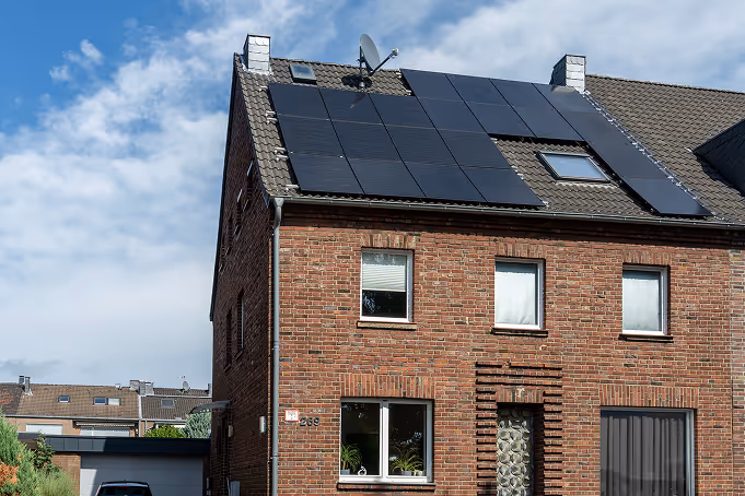 Mieterstrom Projektbericht Neuss: Haus mit PV - Mieterstrom im Zweifamilienhaus