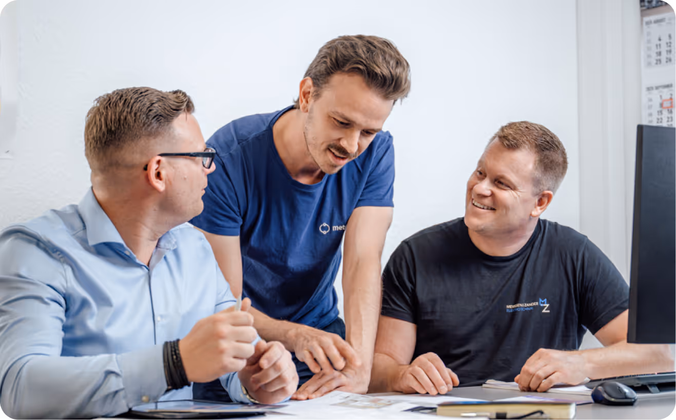 metergrid Experten besprechen Abrechnung mit Mieterstrom Kunden - metergrid als erfahrener Abrechnungsdienstleister