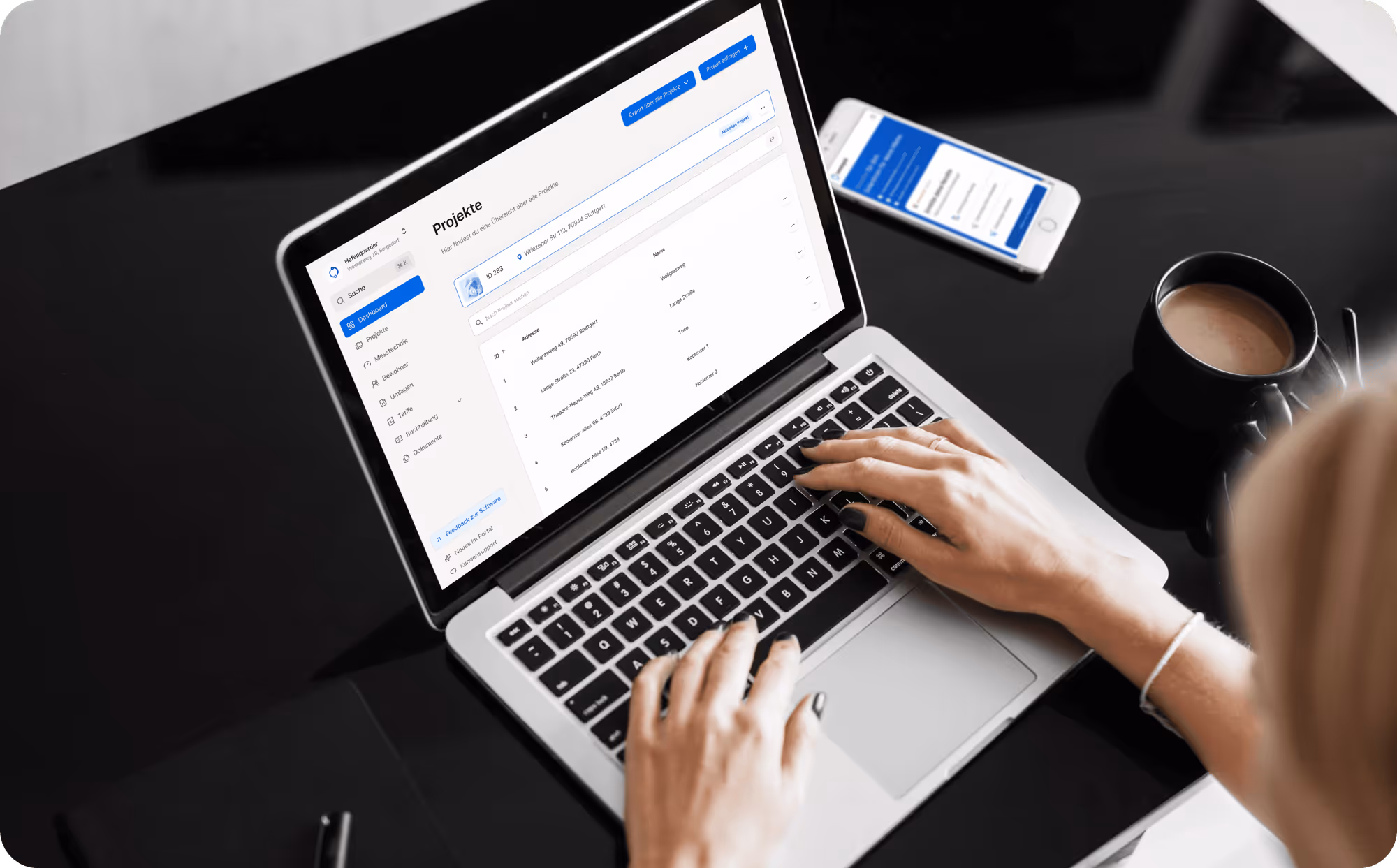 Laptop mit metergrid Software / Die beste Mieterstrom Software für Abrechnung und Service