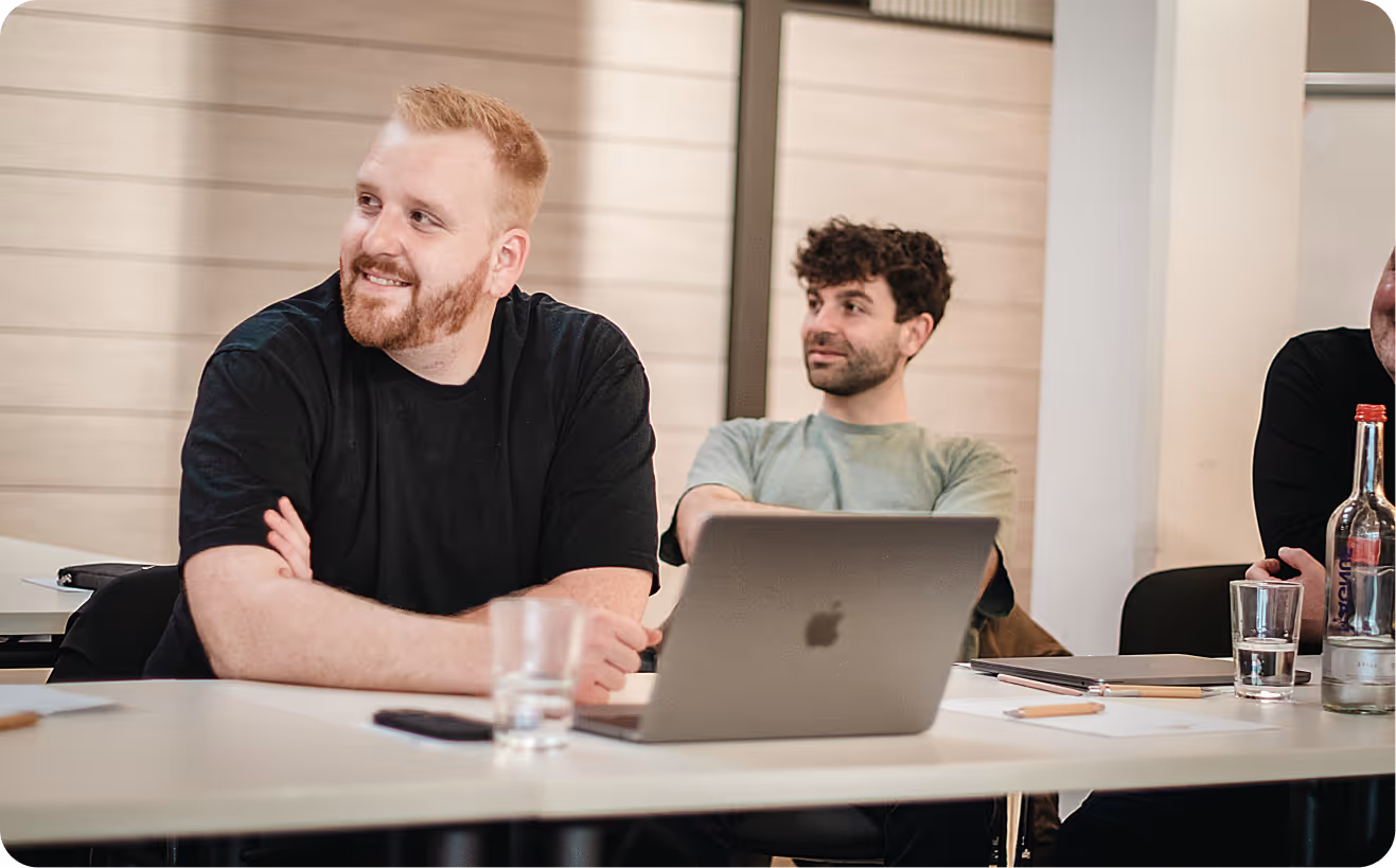 Jonas Hacheney, Head of Projektmanagement bei metergrid im Arbeitsumfeld