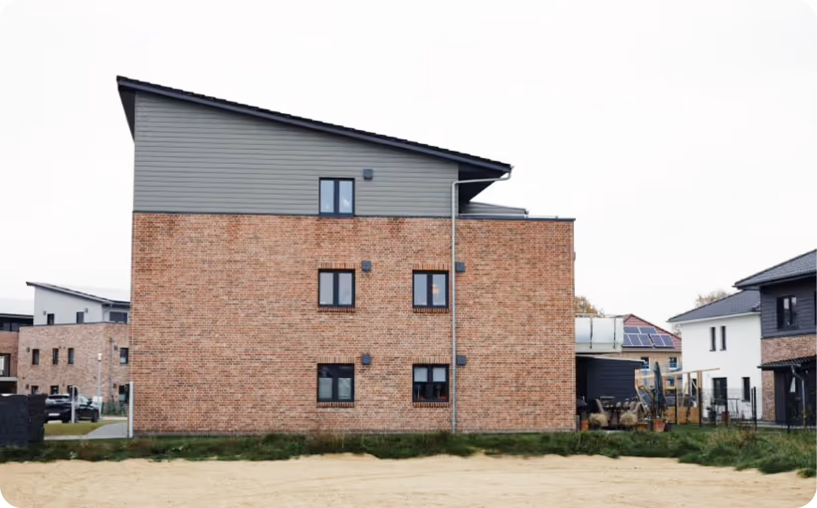 Mehrfamilienhaus von Thomas Klömmer für Mieterstrom-Projekt mit metergrid: Hier werden die Mieter ab jetzt mit grünem Solarstrom versorgt
