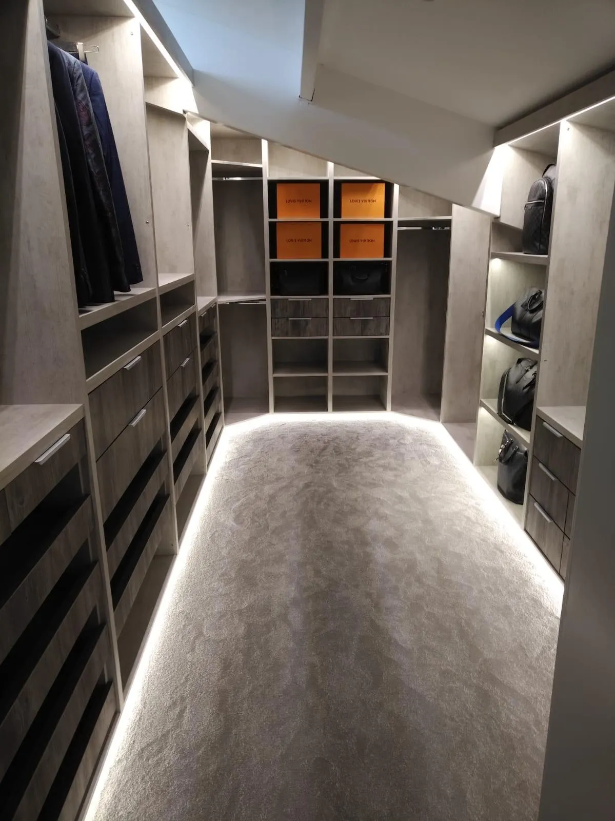 Bespoke Walk-in Wardrobe design near me