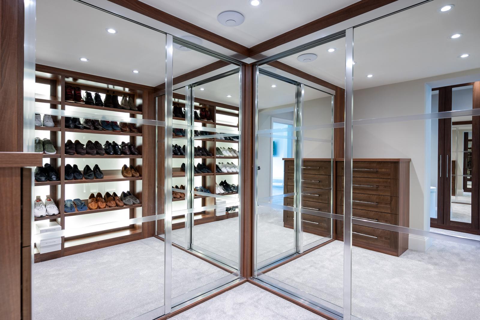 Mirrored wardrobe spaces for your home
