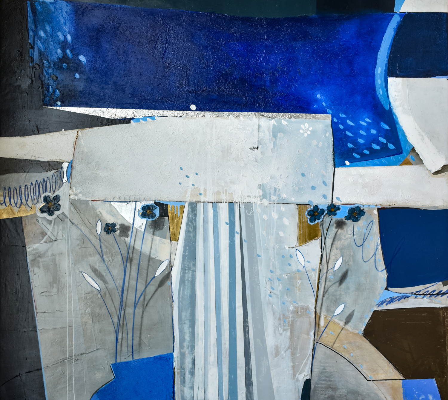 «Azul», obra de Tomás Carranza. 2025, técnica mixta con hojas de plata sobre lienzo, 200 x 220 cm.